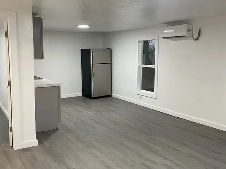 510 S Walnut St — Photo 8