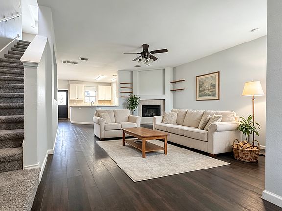 2nd image of 1909 Bradford Pear Sq