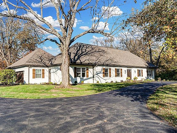 4th image of 7041 Dena Ln