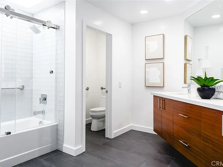280 Cagney Ln #301 — Photo 36