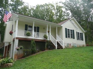 316 Robertson Town Rd, Bumpass, VA 23024