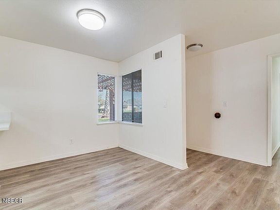 5th image of 321 N Z St