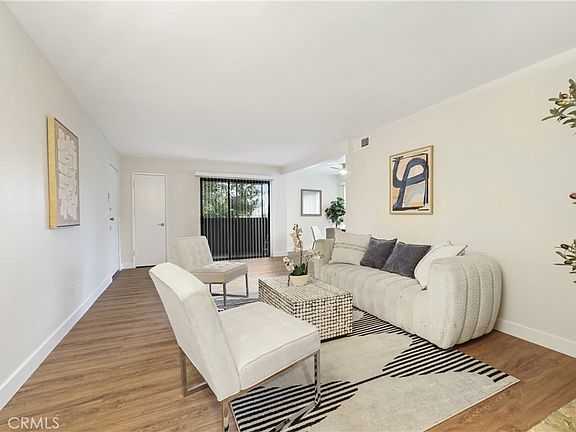 2nd image of 5252 Agnes Ave APT 2