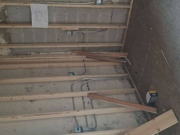 4th image of 400 N Lawler Ave