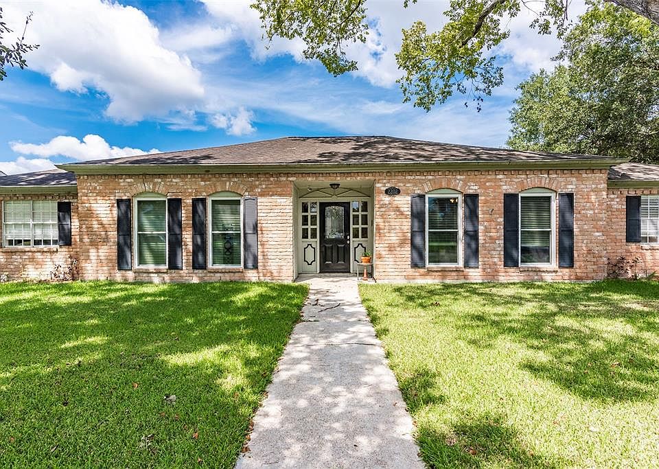 1st image of 2202 Metairie Ct