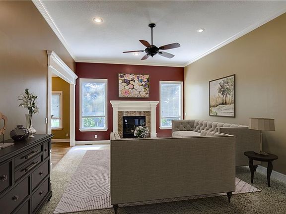3rd image of 2602 NE Prairie Falcon Dr