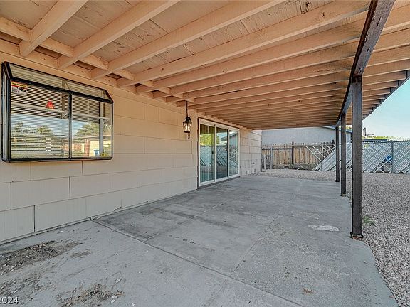 4th image of 4825 Powell Ave