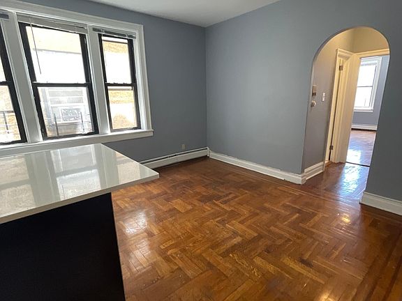3rd image of 166 Jewett Ave #B5