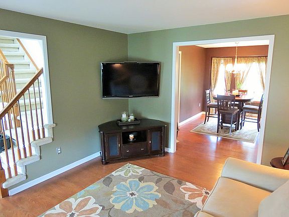 5th image of 278 Oxford Lake Dr