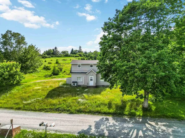 67 Croft Ave, Lunenburg, NS B0R 1C0