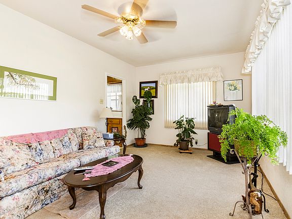 3rd image of 1004 Trenton Blvd