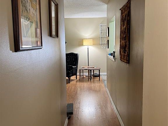 4th image of 13 Osage Dr