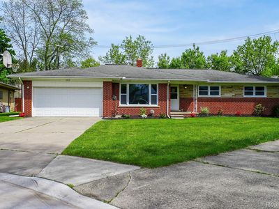 182 Lois Ln, Mount Clemens, MI, 48043