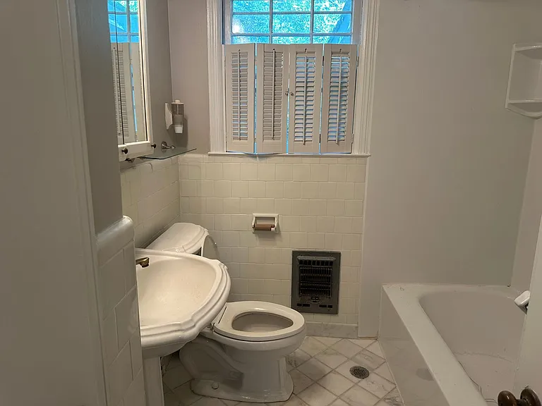 5515 Habersham St — Photo 9