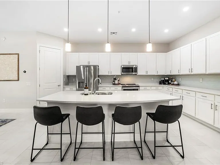 178 Indies Dr E #201 — Photo 7