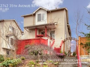 12742 35th Ave NE APT A, Seattle, WA 98125