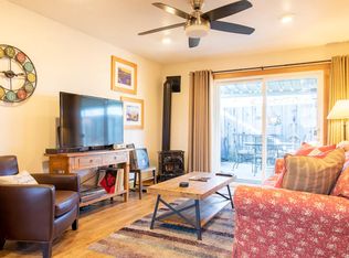 1509 Dutch Ln, Penngrove, CA 94951