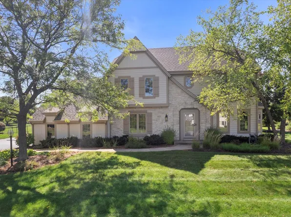 N49W28215 Maryanns WAY, Pewaukee, WI 53072