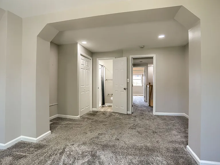 1207 Anglesea St — Photo 13