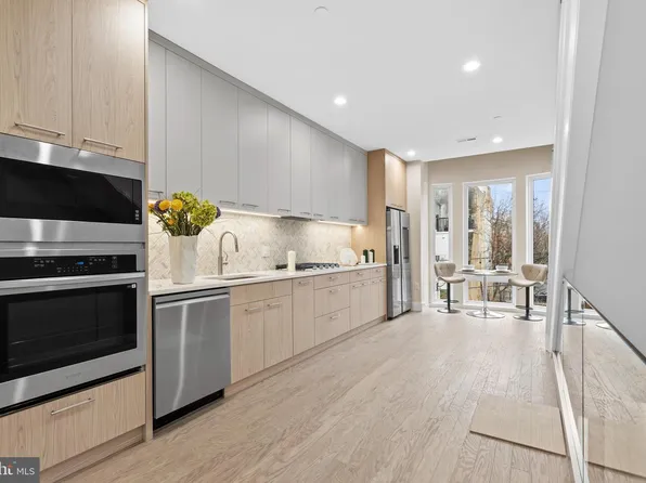 1031 S Fairhill St, Philadelphia, PA 19147