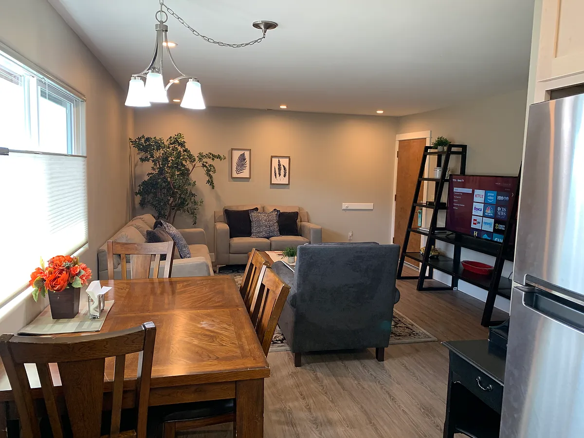 Building Photo - 451 Mentone Ave #5