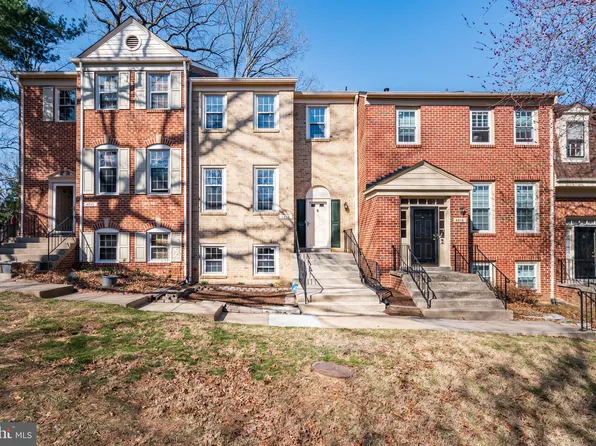 4818 Carriagepark Rd, Fairfax, VA 22032