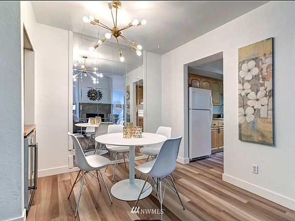 2nd image of 4727 W Lake Sammamish Pkwy SE APT B306