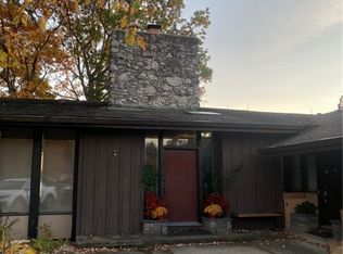 2568 W Oakfield Rd, Grand Island, NY 14072