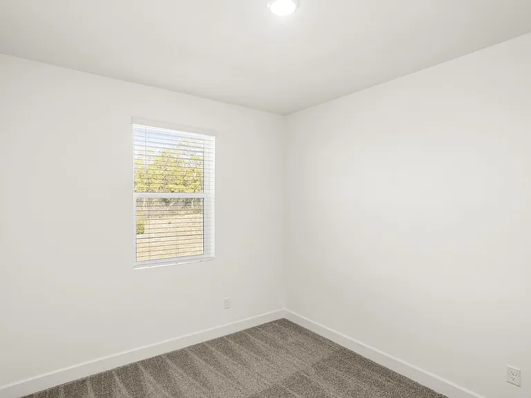 320 Lynwood Station Blvd — Photo 21