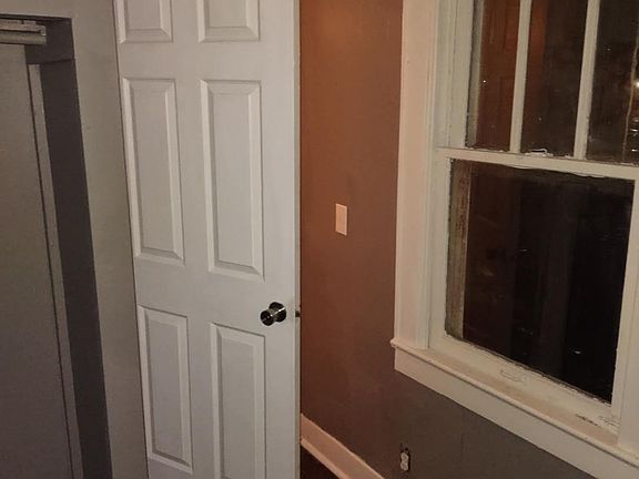 3rd image of 3407 State Ave