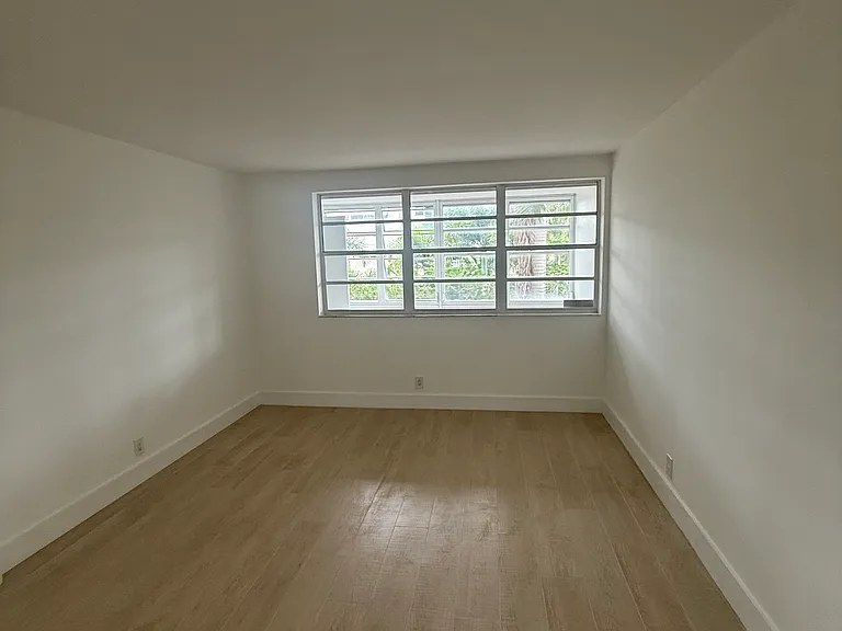 1333 E Hallandale Beach Blvd #326 — Photo 8