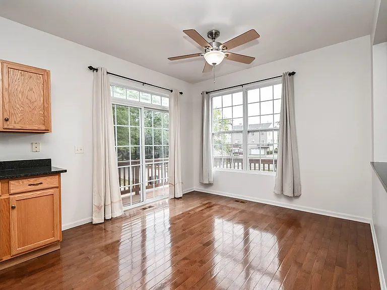 35 Thomas Ct — Photo 7