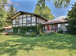 2794 Red Fox Trail Dr, Troy, MI