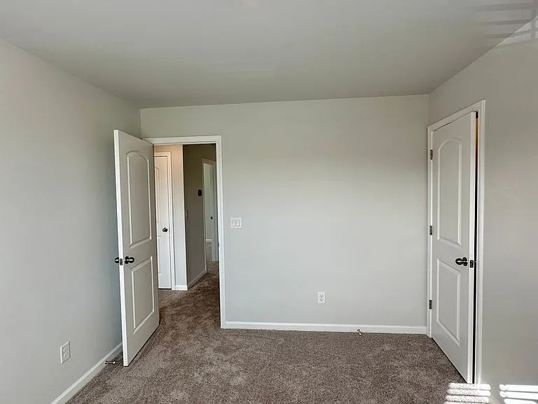 2123 Lavender Meadows Ct — Photo 29