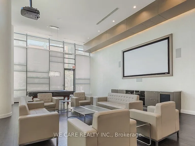 68 Canterbury Pl #Penthouse 05 — Photo 15