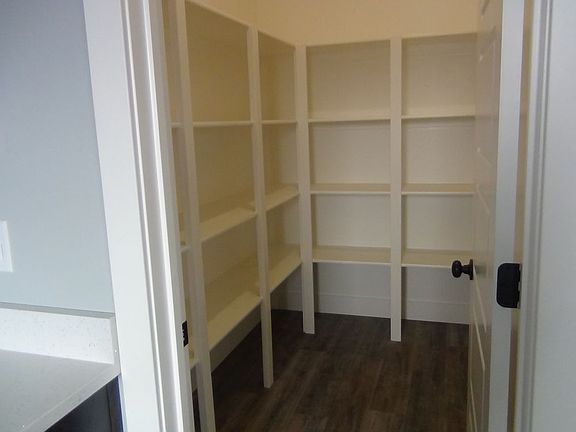 3rd image of 3992 Ingewood