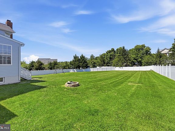 3rd image of 3043 Wildflower Dr