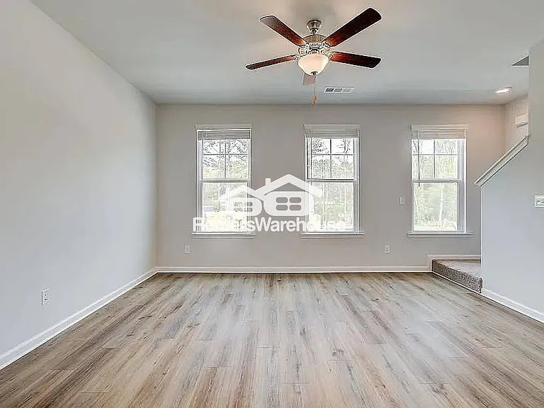 3203 Bateman Dr — Photo 7