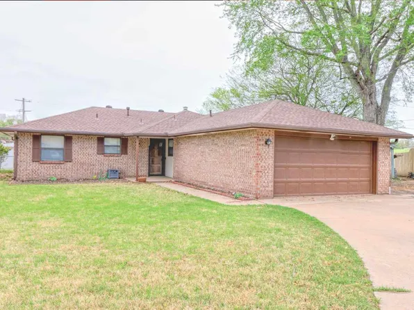 1812 Yale Ave, Ponca City, OK 74604