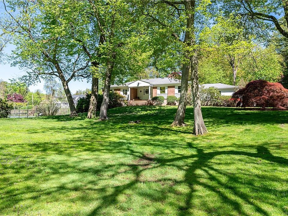 1st image of 11 Hawthorne Way