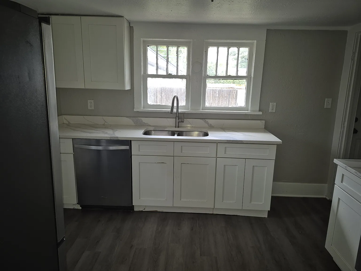 4 bed, 2200 sqft, $2,495 — Photo 2