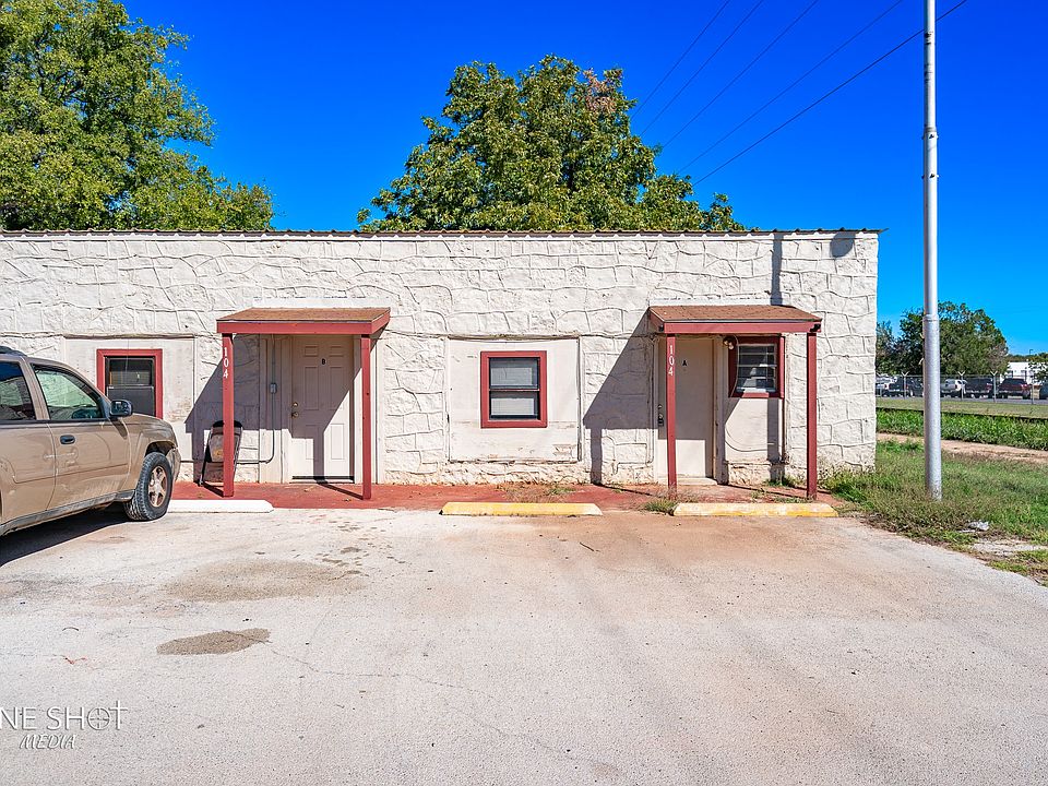 1st image of 104 College Dr #A