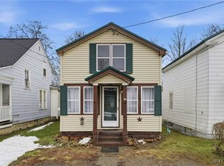 43 Walnut St, Gowanda, NY 14070