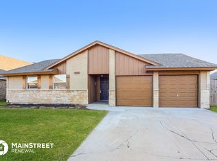 700 SW 12th St, Moore, OK 73160