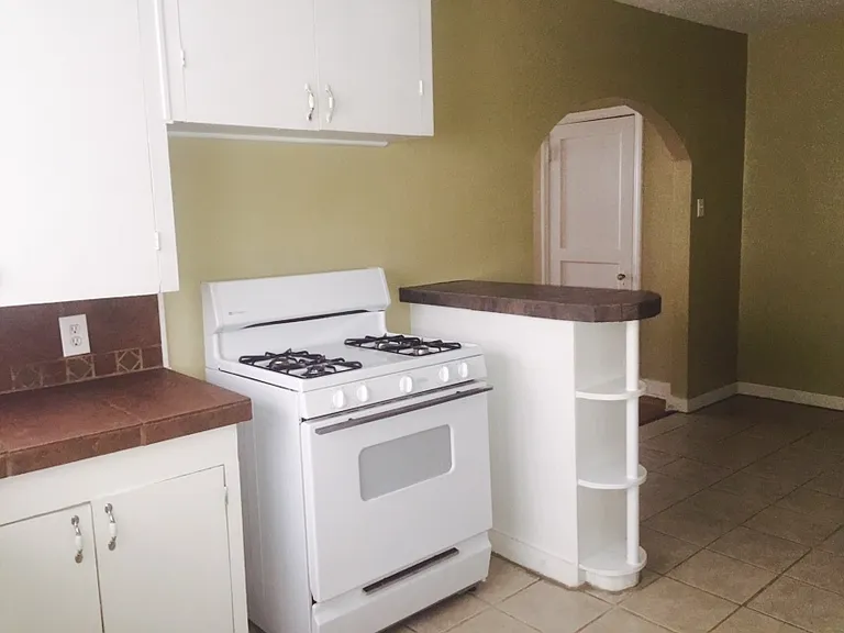 615 Monroe St — Photo 3