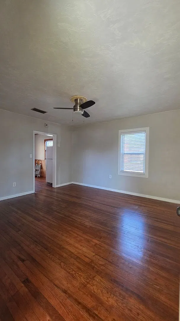 2 Bedroom 1 Bath Cottage Apartment Home — Photo 3