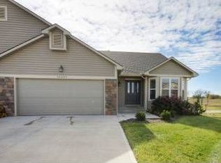 15627 Landauer Cir, Basehor, KS 66007
