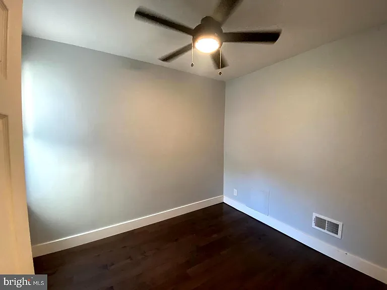 1457 N Corlies St — Photo 21
