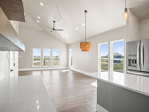 5th image of 632 Northwest Drive