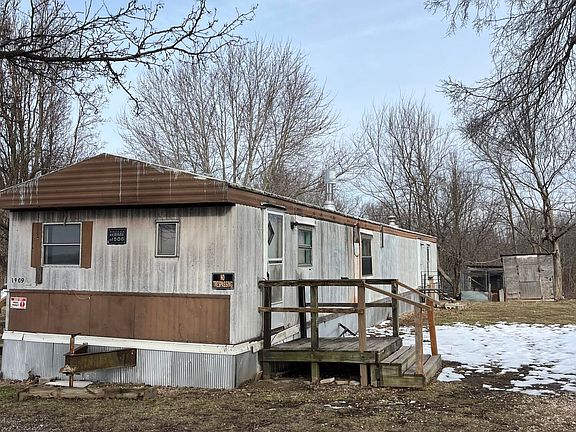 3rd image of 1909 E 505th Road